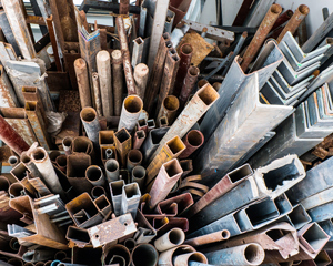 scrap metal piping of difference sizes and shapes